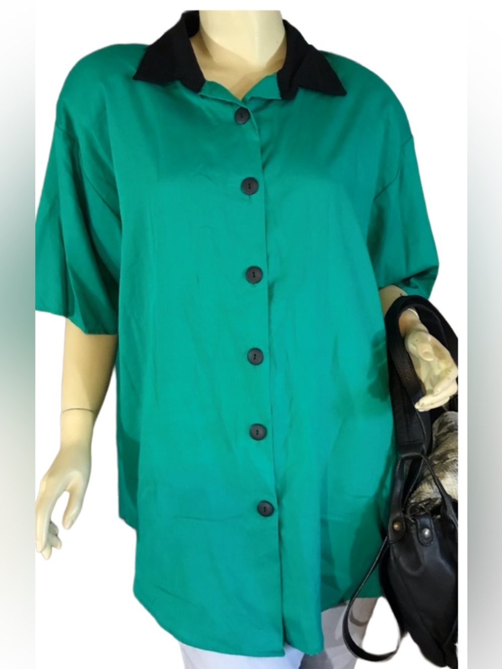 VINTAGE 1990'S LIVE IT UP VINTAGE TEAL AND BLACK BACK BUTTON ACCENT BLOUSE (20W)